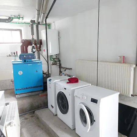 Πανσιόν Fuer Monteure *