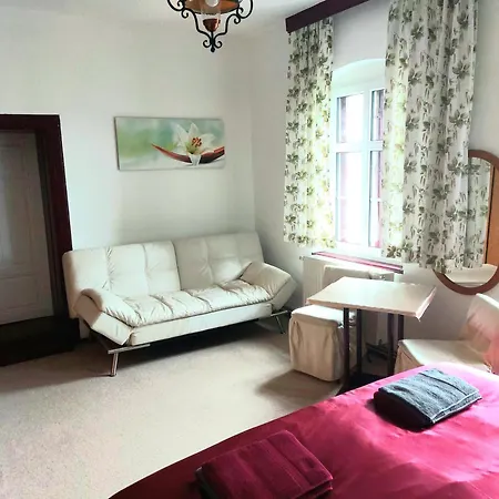 Πανσιόν Fuer Monteure